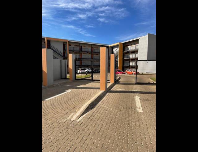 1 BEDROOM APARTMENT FOR SALE IN PROTEA GLEN